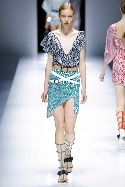 Look 27
